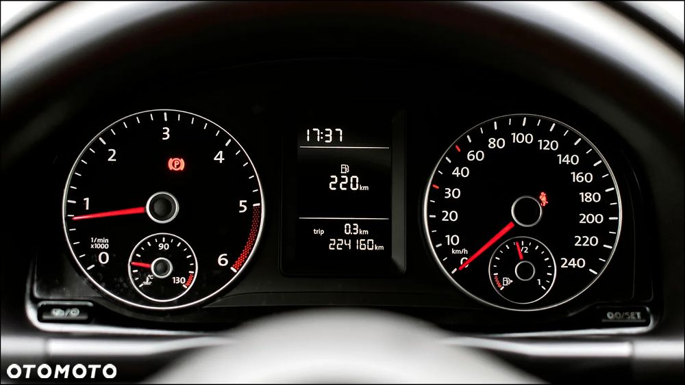 Volkswagen Touran - 24