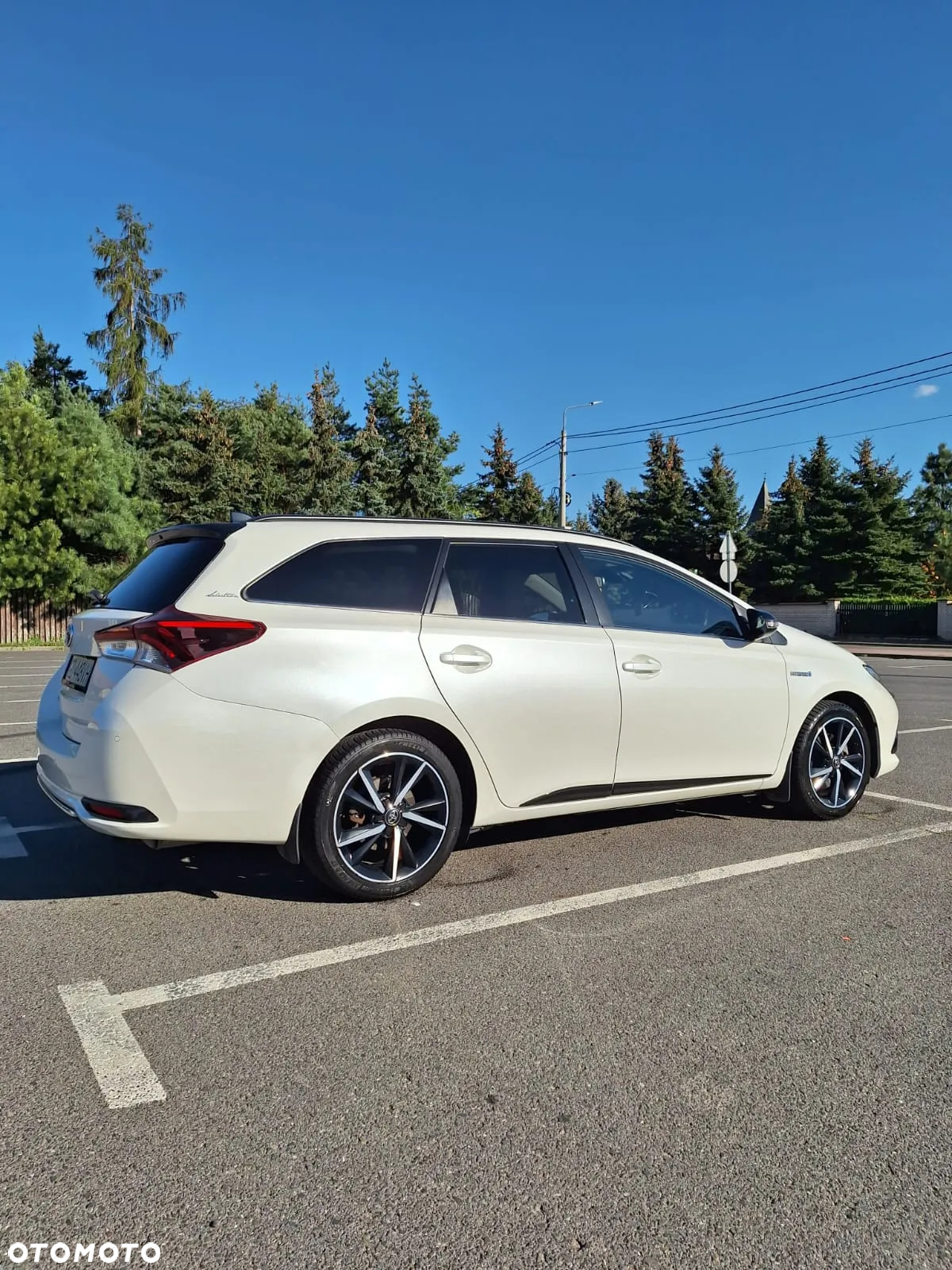 Toyota Auris Hybrid 135 Selection - 19