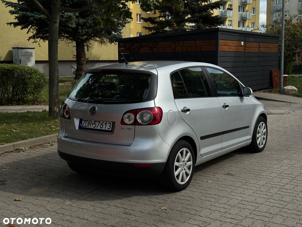 Volkswagen Golf Plus 1.6 FSI Comfortline - 4