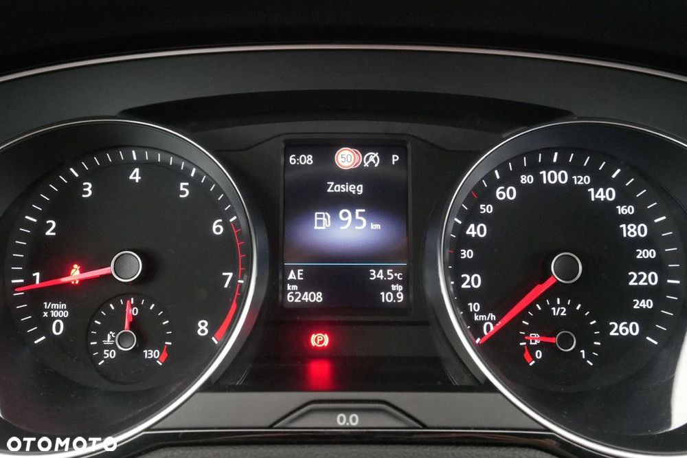 Volkswagen Passat Variant 2.0 TSI Business DSG - 9