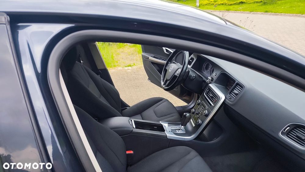 Volvo S60 D3 Geartronic Summum - 24