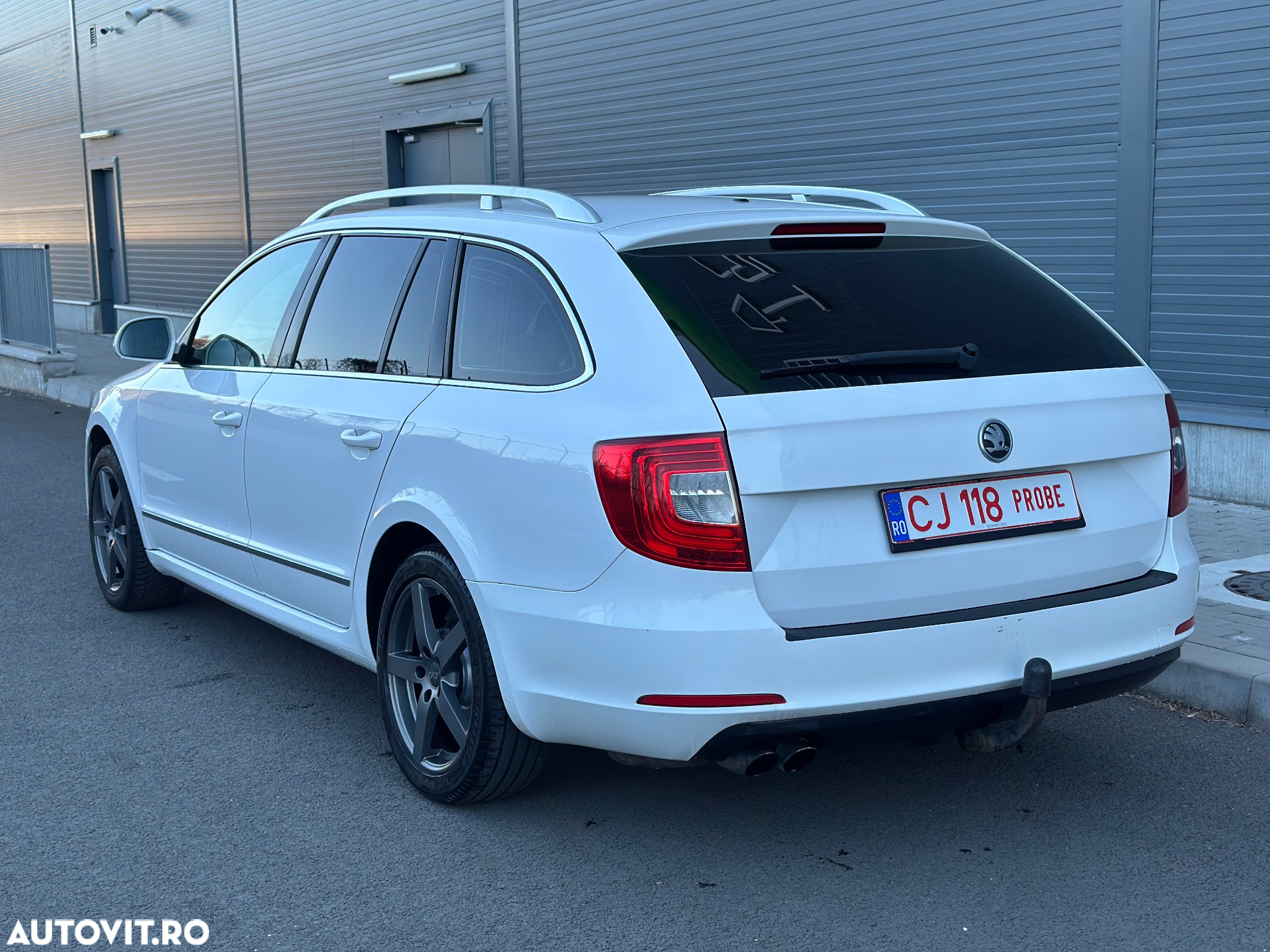 Skoda Superb Combi 2.0 TDI DSG Ambition - 11