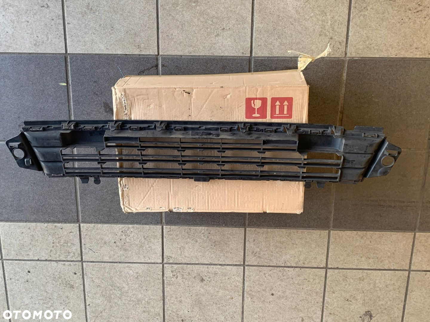CITROEN BERLINGO PARTNER II LIFT 15-18R KRATKA ATRAPA ZDERZAKA PRZÓD - 2