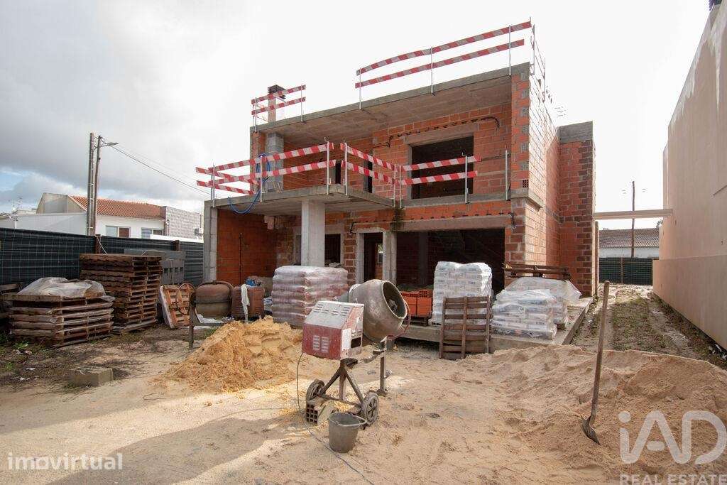 Casa T4 em Maceira de 194,00 m2 - Grande imagem: 2/14