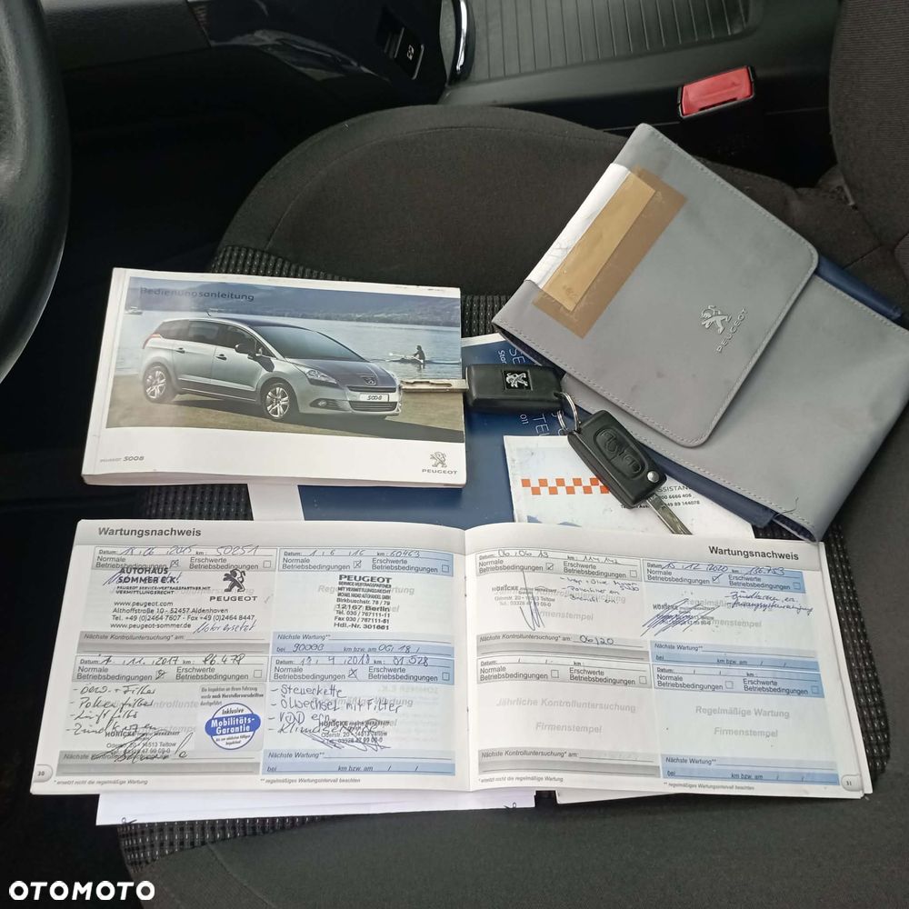 Peugeot 5008 1.6 THP Family 7os - 24