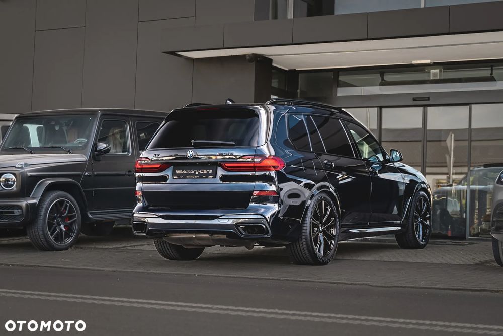 BMW X7 M50i sport - 16