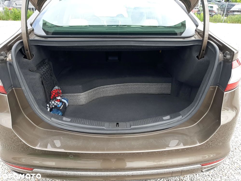Ford Mondeo 2.0 Hybrid Vignale - 18