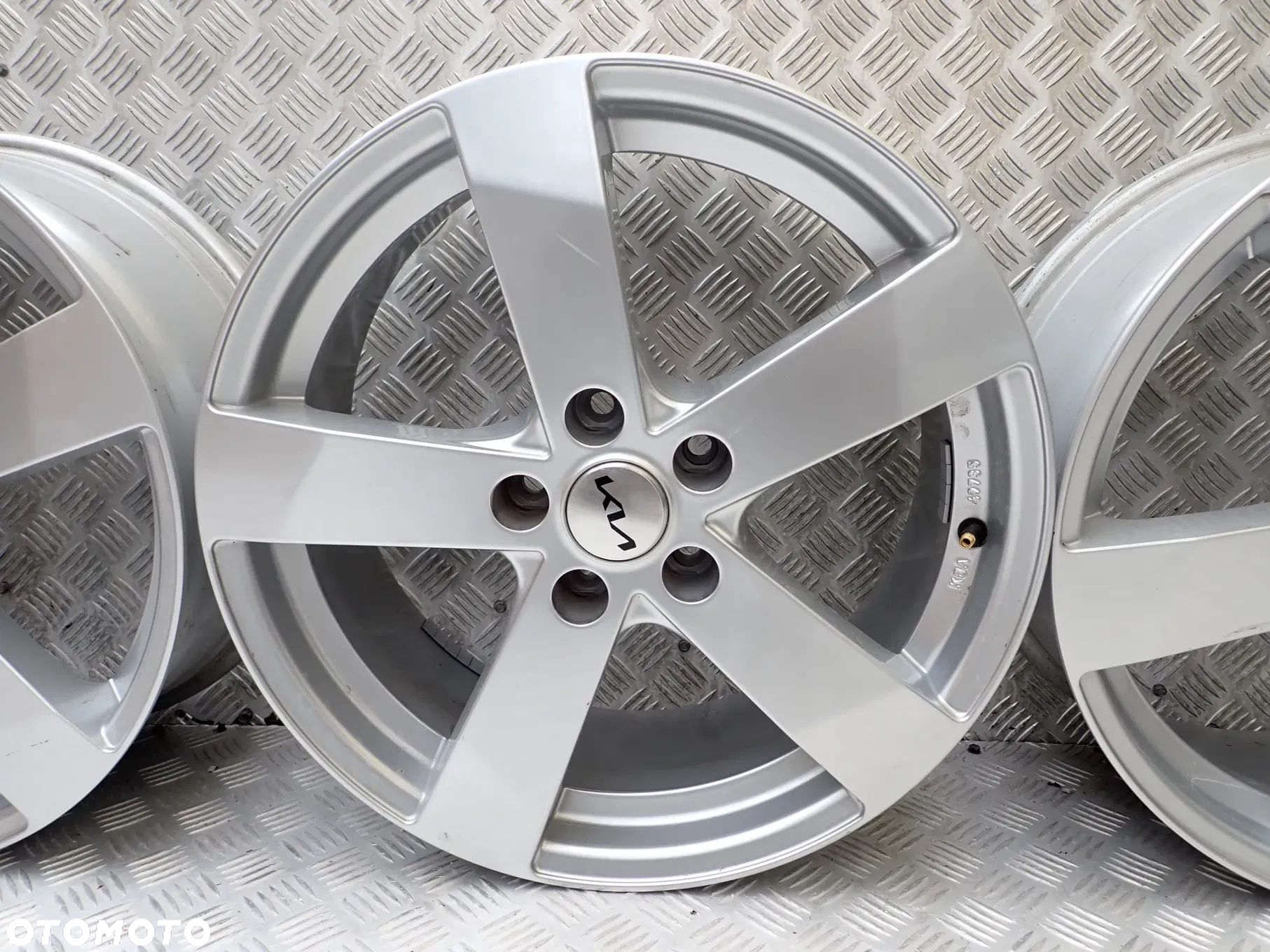 FELGI ALUMINIOWE KIA SPORTAGE 7,5X18 ET38 - 5