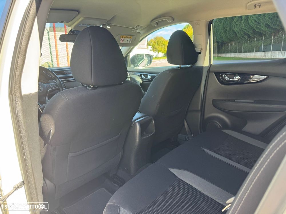 Nissan Qashqai 1.5 dCi N-Connecta J18+Led - 13