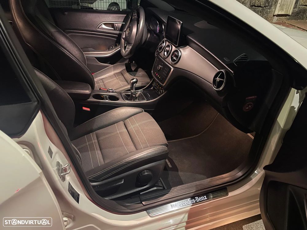 Mercedes-Benz CLA 180 d Urban - 10