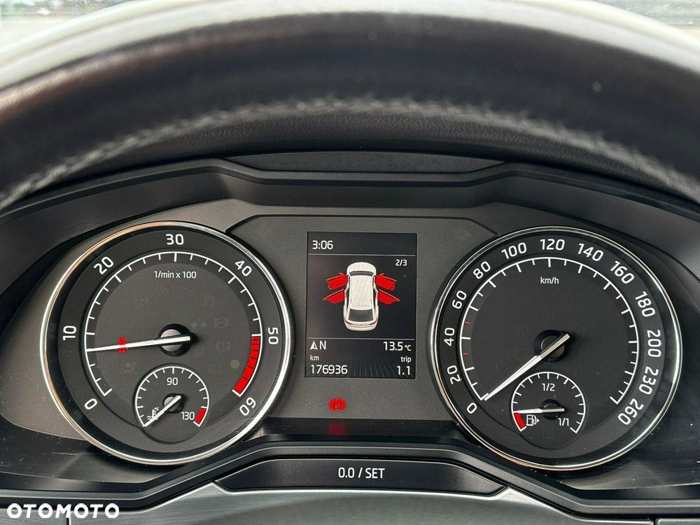 Skoda Superb 2.0 TDI Ambition - 21