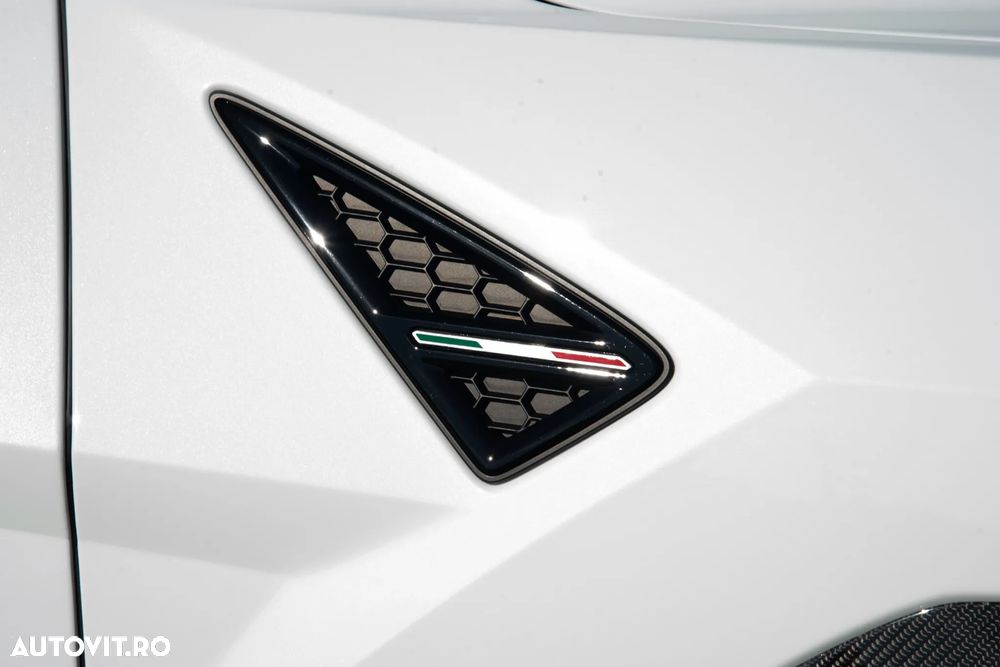 Lamborghini URUS Standard - 15