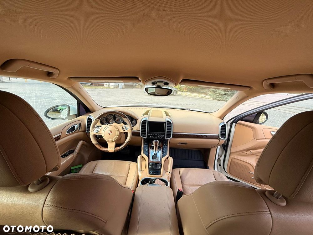Porsche Cayenne - 14