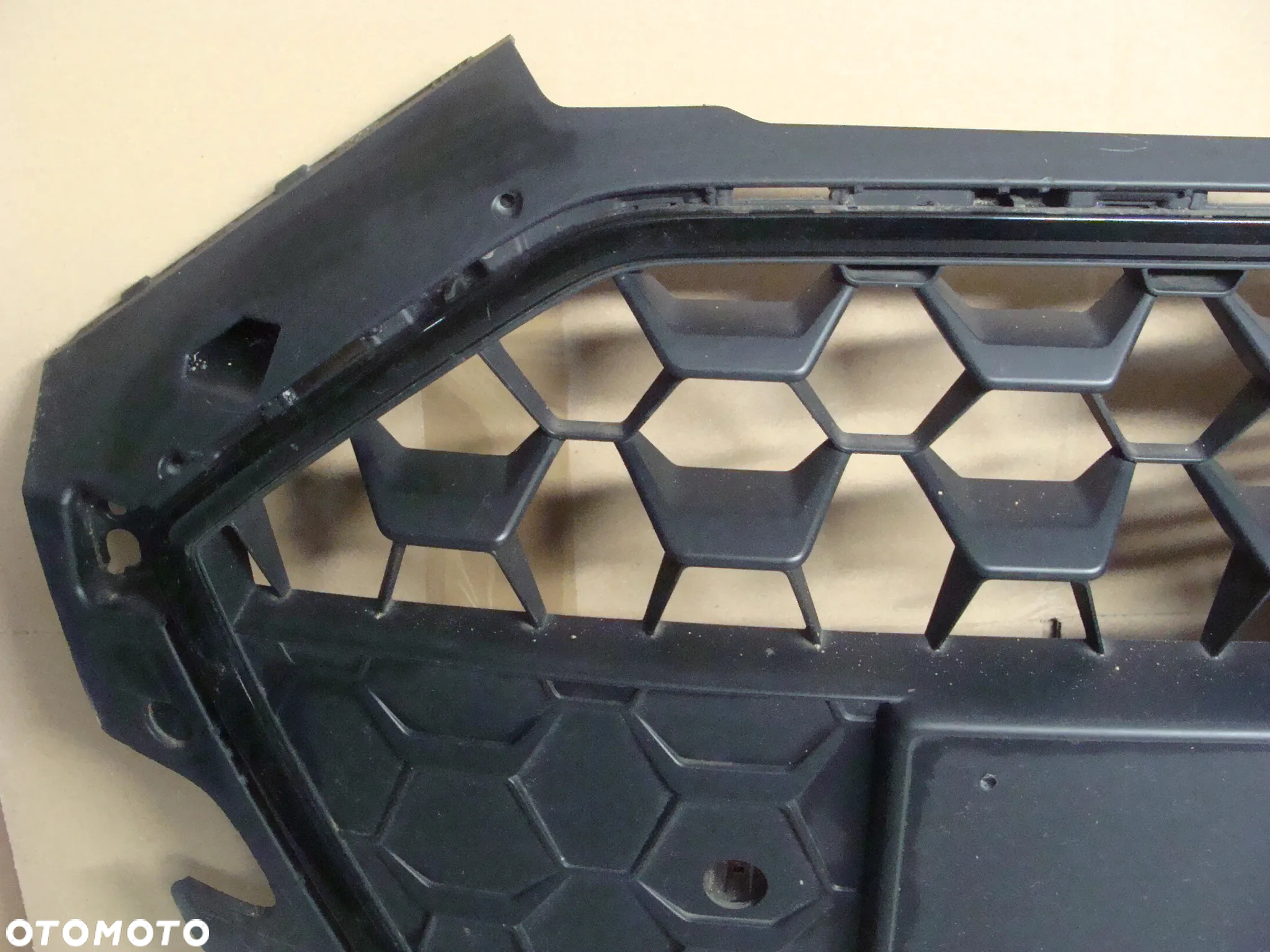 AUDI A1 II  ATRAPA CHŁODNICY GRILL 82A853651B - 2