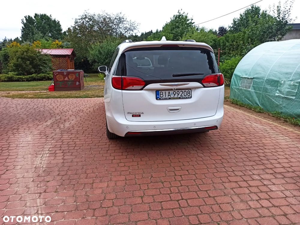 Chrysler Pacifica - 7