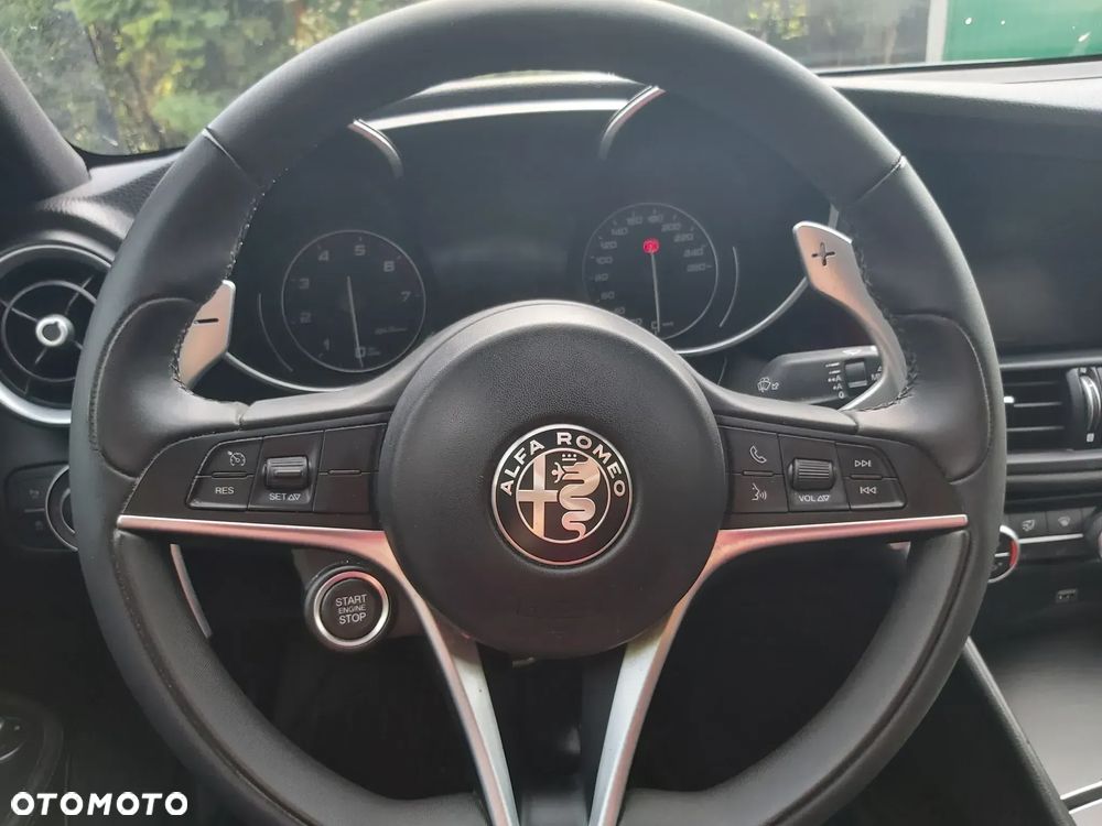 Alfa Romeo Giulia - 9