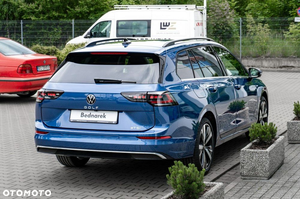 Volkswagen Golf - 10