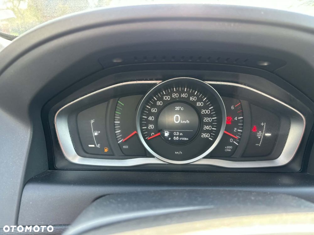 Volvo XC 60 D3 Momentum - 10
