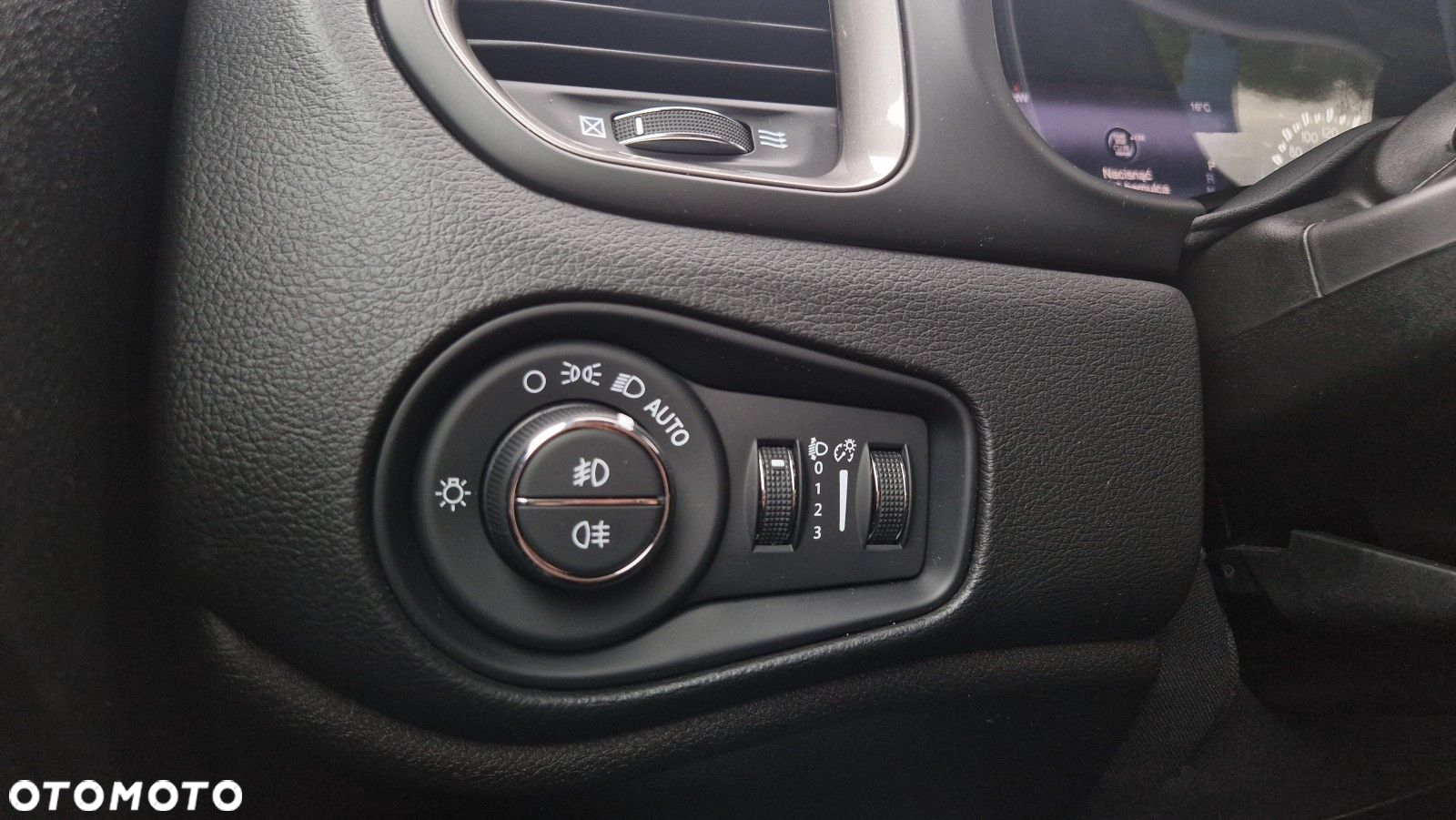 Jeep Renegade - 26