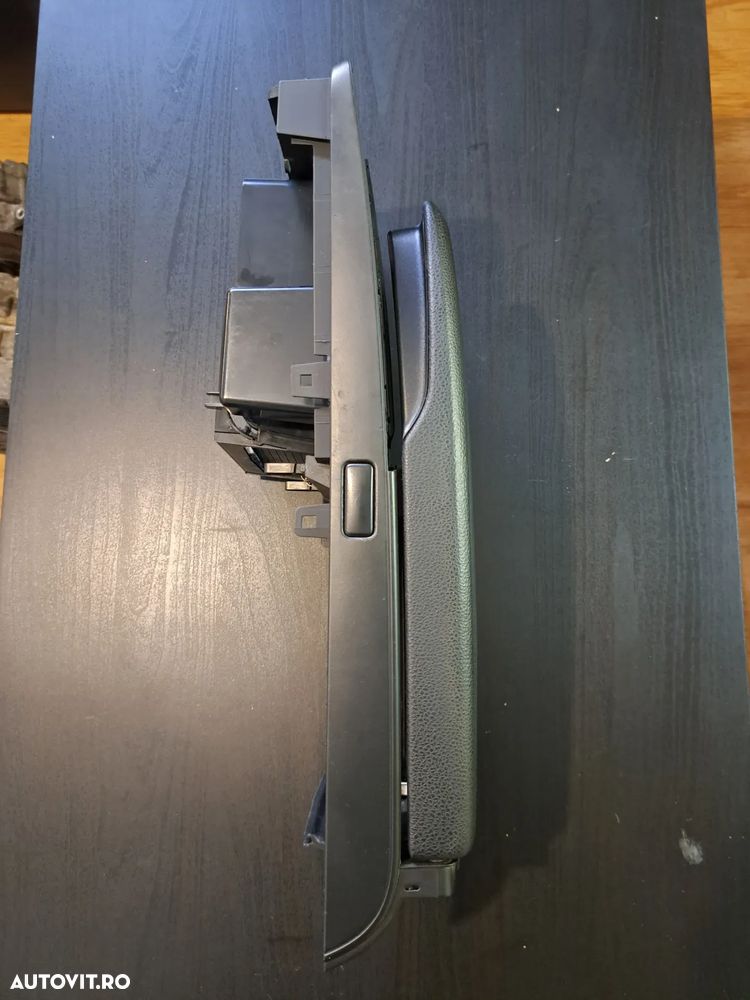 Cotiera fata cu suport pahare negru model cu joystick navigatie Originala Mercedes C-class W204 facelift 2007-201 - 4