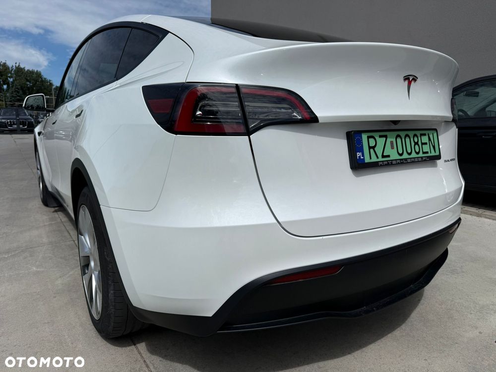 Tesla Model Y - 5