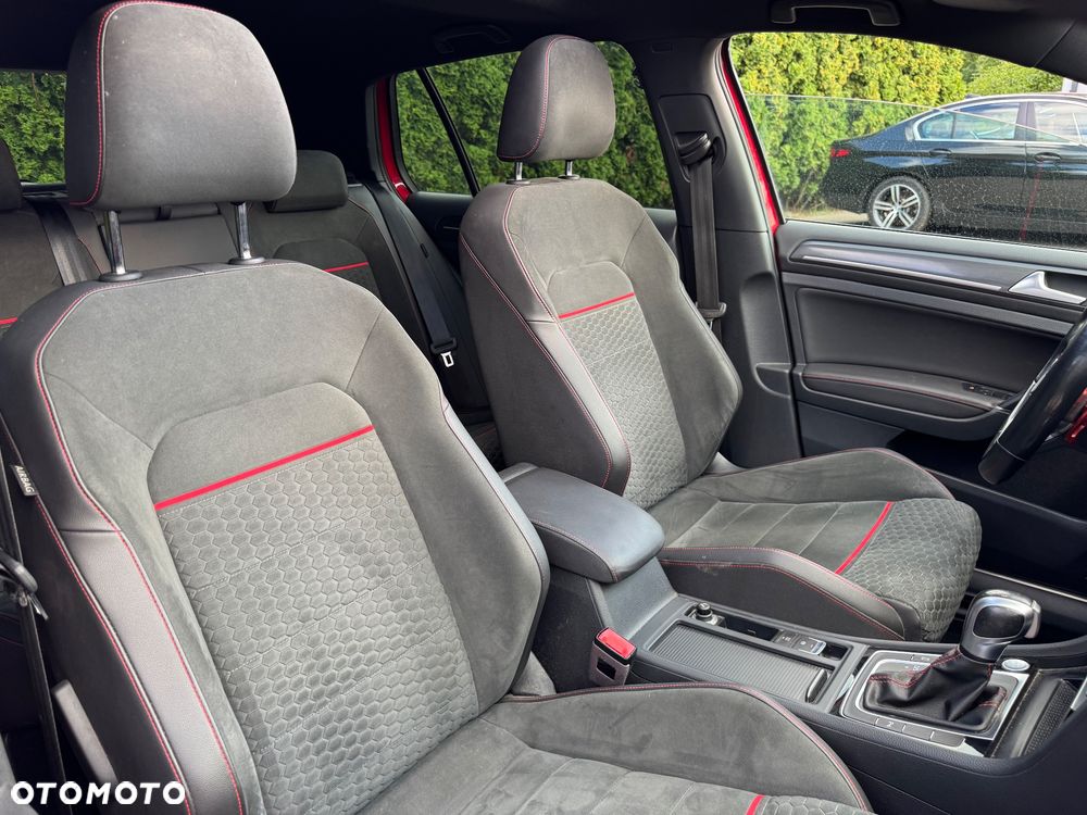 Volkswagen Golf GTI (BlueMotion Technology) DSG Performance - 27
