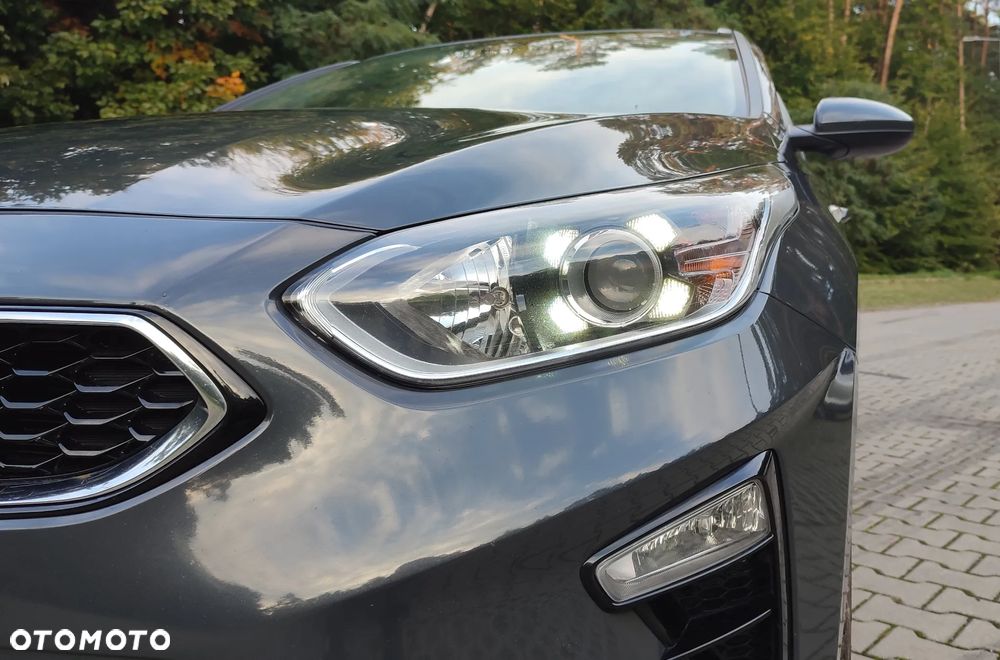 Kia Ceed 1.6 CRDi SCR M - 38