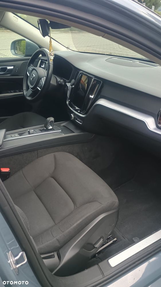 Volvo V60 B4 D R-Design - 13