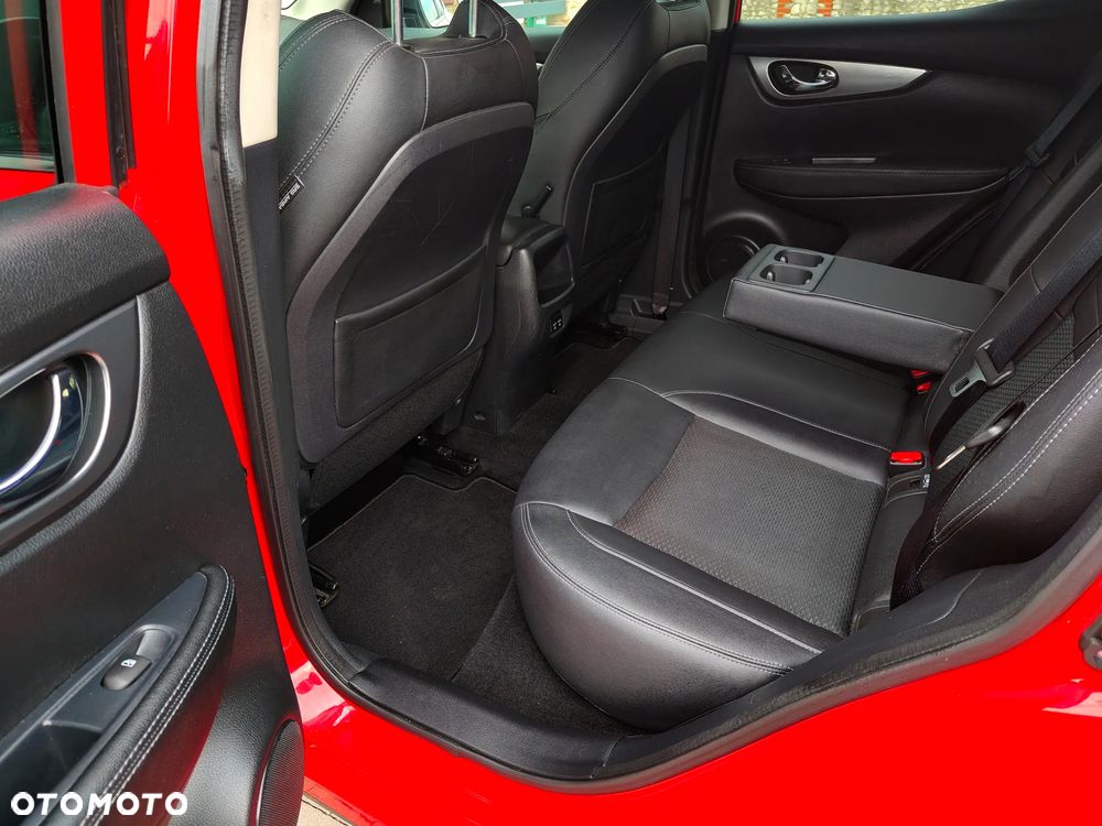 Nissan Qashqai 1.7 dCi TEKNA - 10