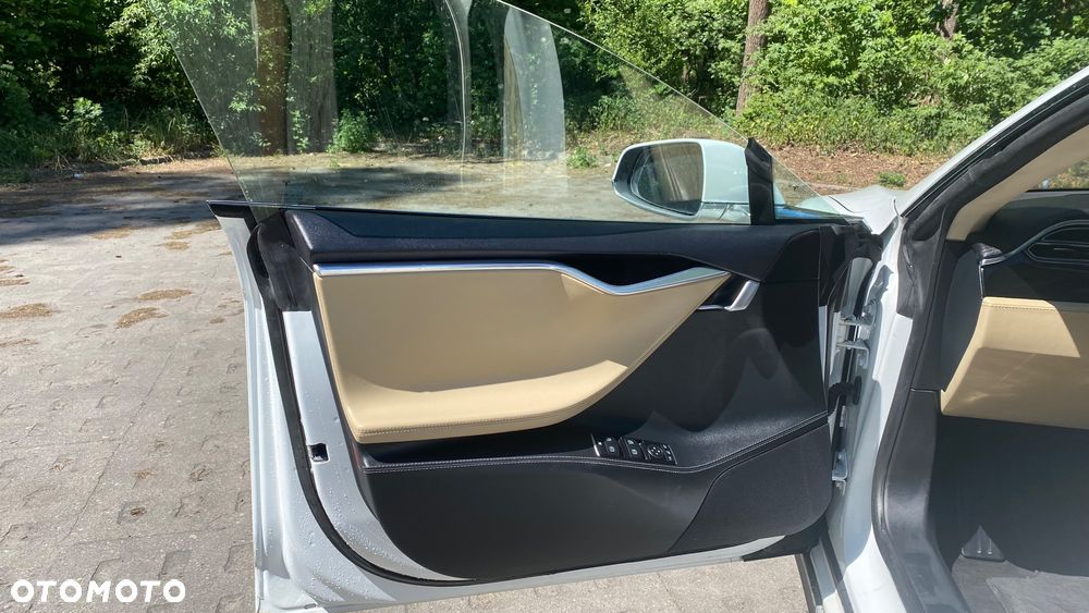 Tesla Model S 60 - 12