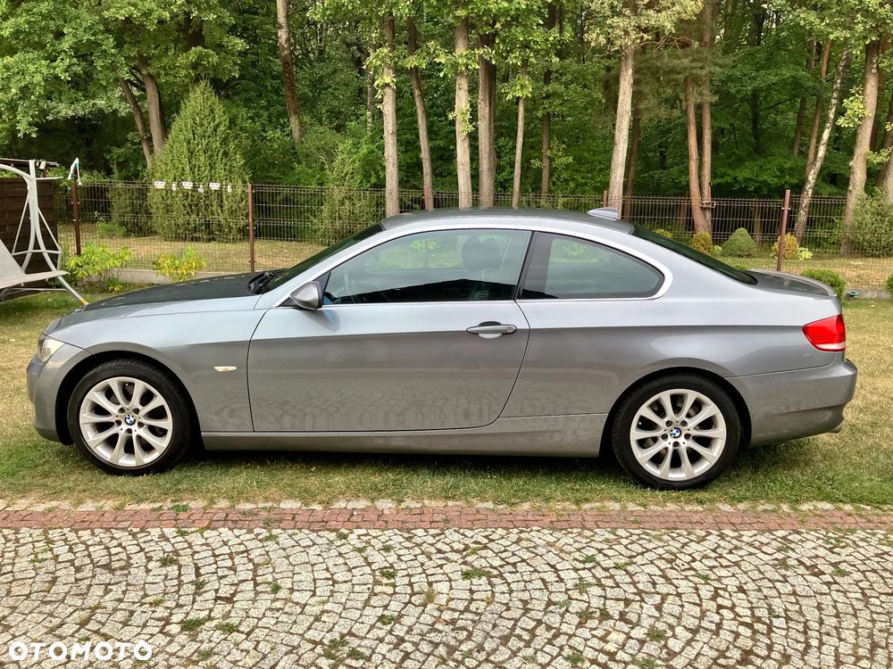 BMW Seria 3 330i - 5