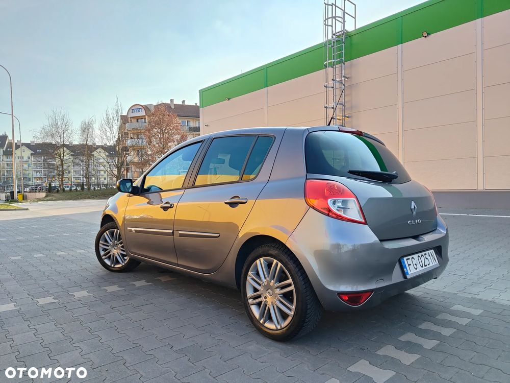 Renault Clio 1.2 16V 75 nightDay - 25