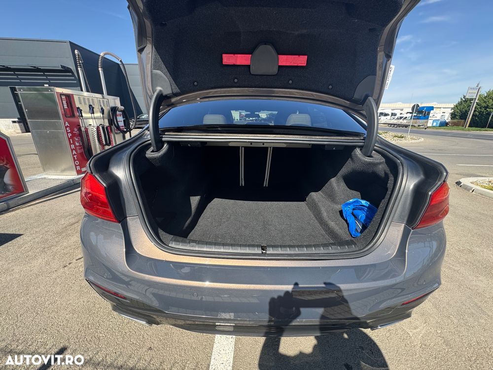 BMW Seria 5 530i xDrive AT - 9