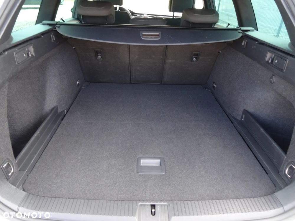 Volkswagen Passat 2.0 TDI SCR DSG Elegance - 18