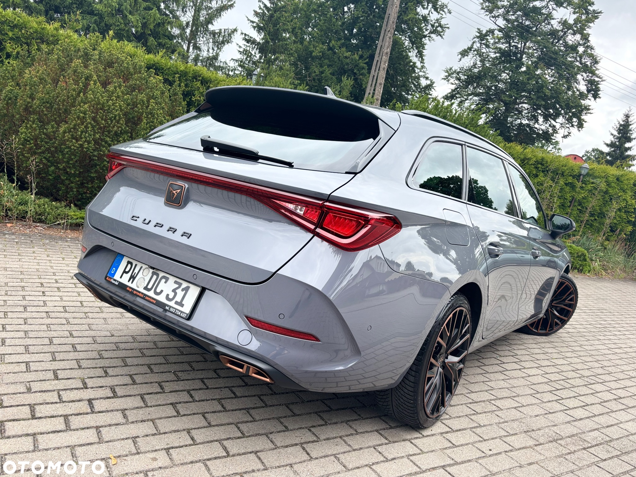 Cupra Leon Sportstourer 1.4 e-Hybrid (180 kW System) VZ - 4