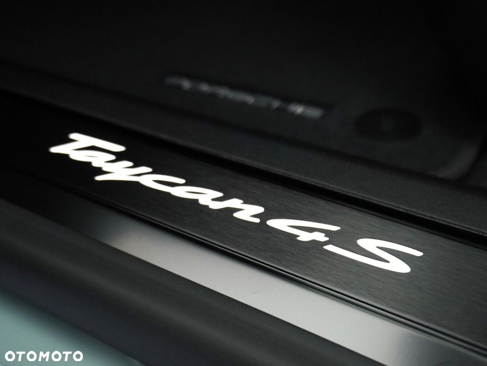 Porsche Taycan 105kWh 4S Black Edition - 24