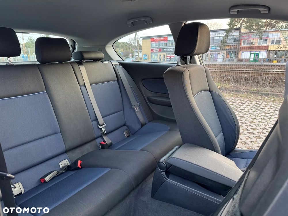 BMW Seria 1 118d DPF - 18