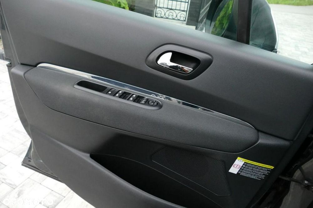 Peugeot 3008 1.2 PureTech GPF Allure S&S - 21