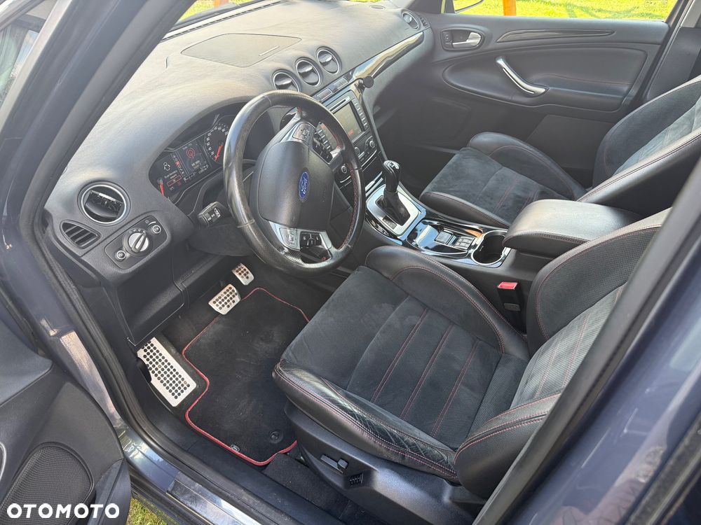 Ford S-Max - 17