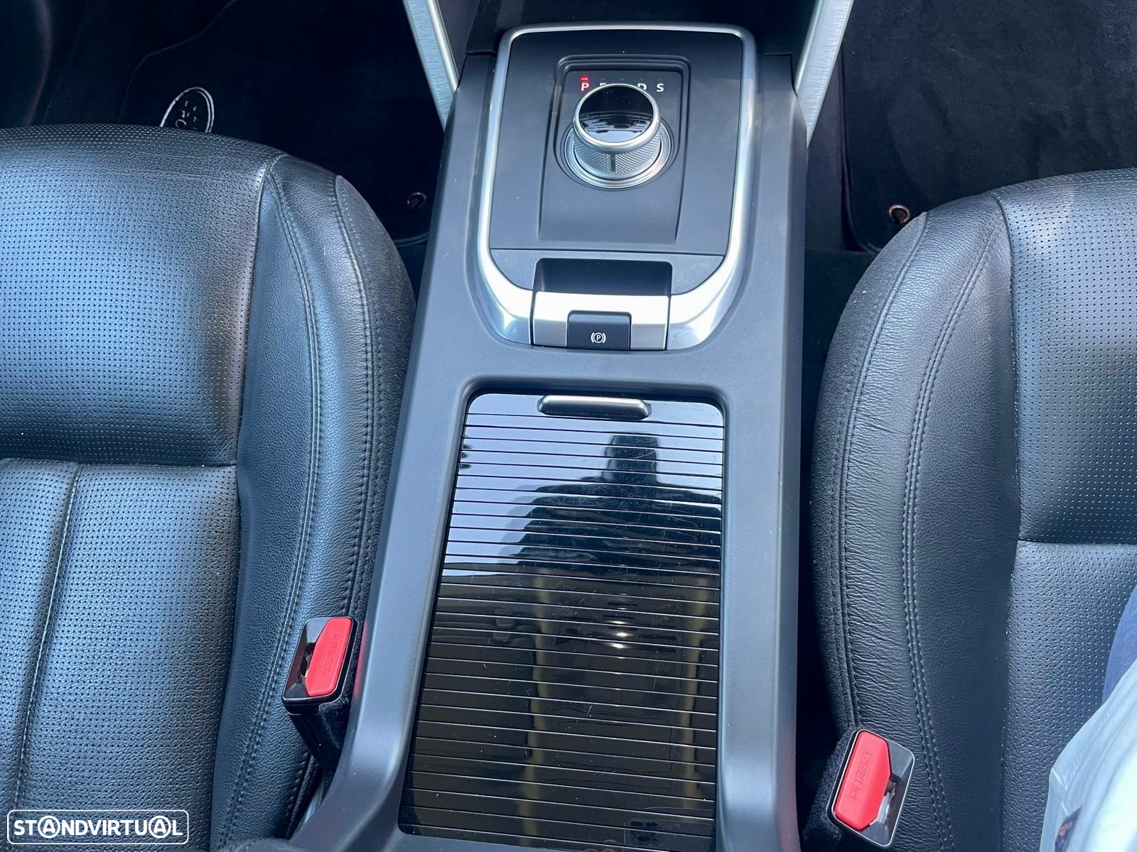 Land Rover Discovery Sport 2.0 TD4 HSE Auto - 32