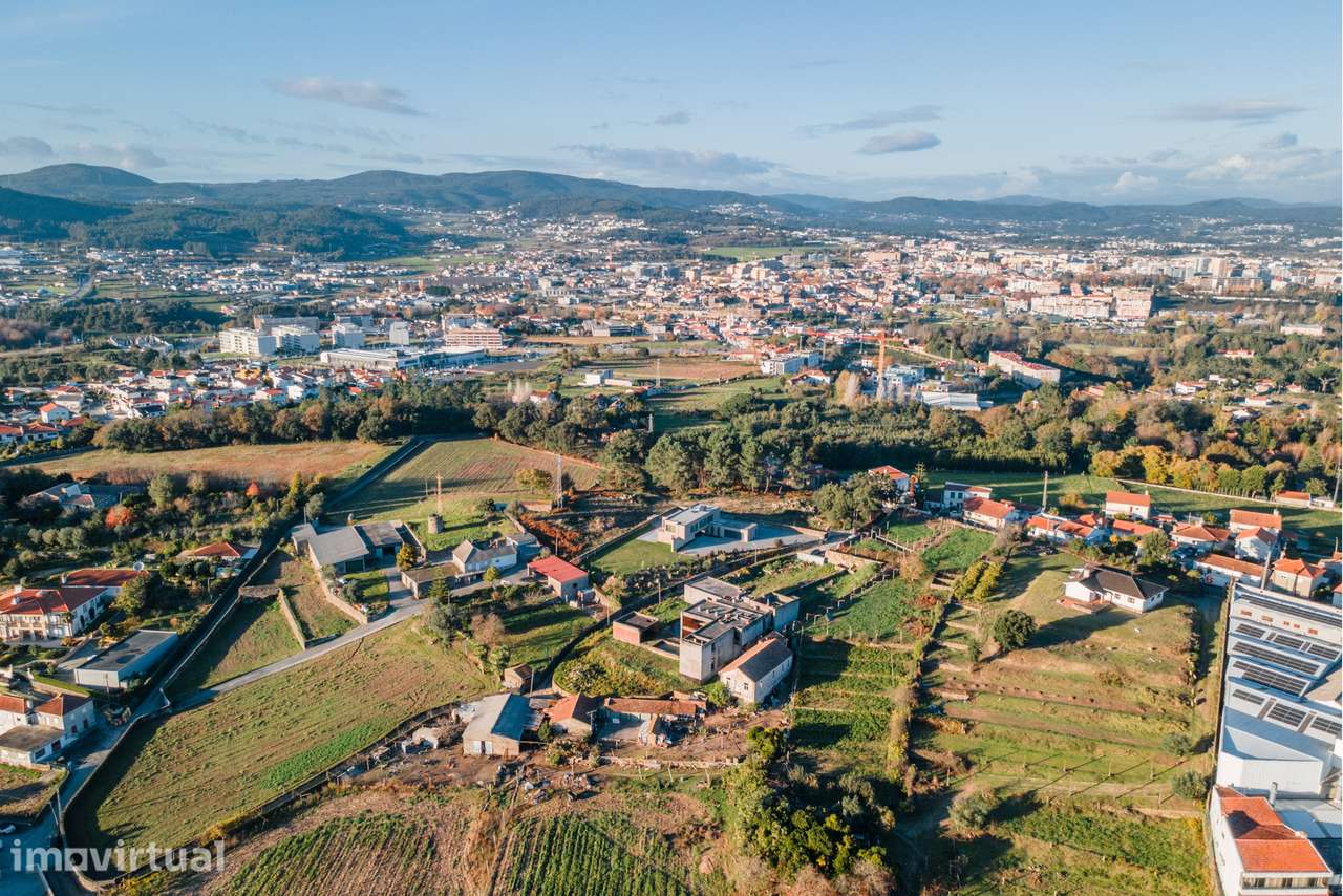 Projeto de Luxo para Concluir – Terreno + Estrutura em Alvelos - Grande imagem: 5/29