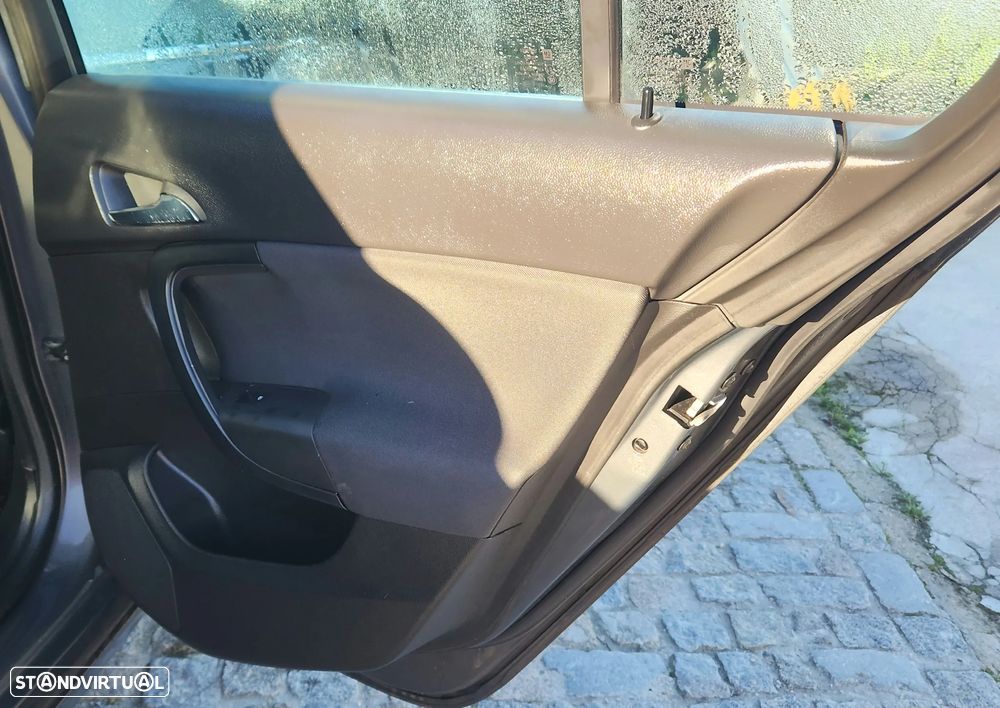 Opel Insignia 2.0 CDTi Executive S/S - 17