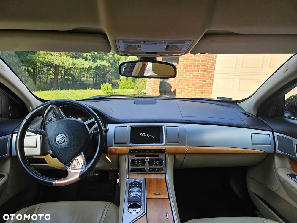 Jaguar XF 2.2 D Luxury - 5