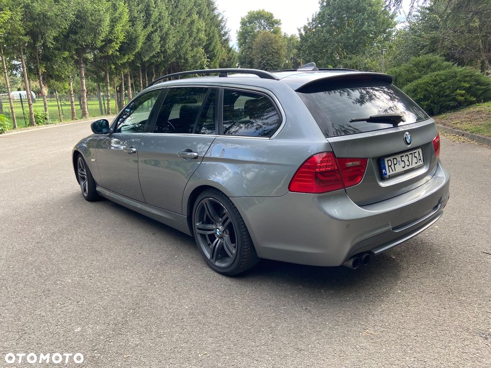 BMW Seria 3 325d DPF Touring - 11