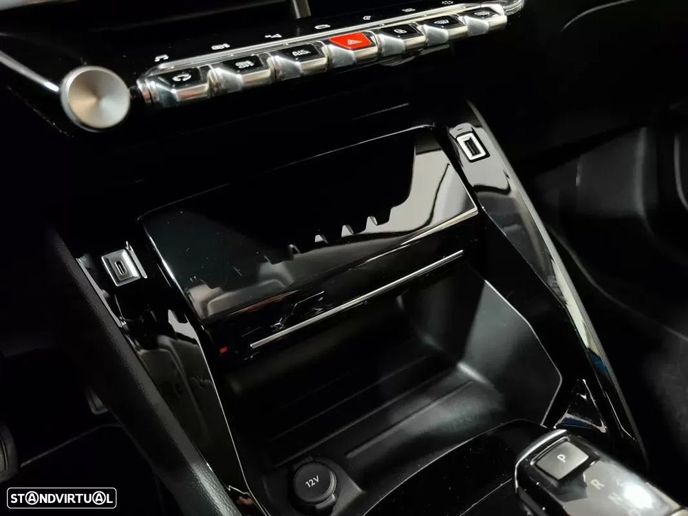 Peugeot 208 1.2 PureTech Allure EAT8 - 42