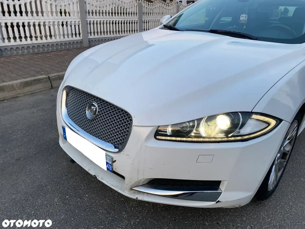Jaguar XF 3.0 V6 D Luxury - 22