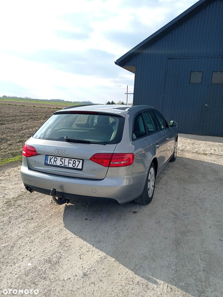 Audi A4 Avant - 4