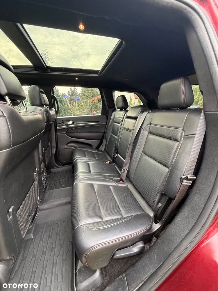 Jeep Grand Cherokee - 27