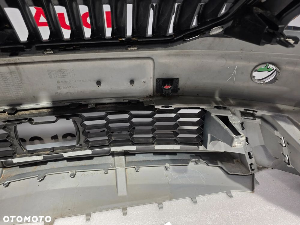 SKODA OCTAVIA III 3 SCOUT 5E0 12- ŁADNY ZDERZAK PRZEDNI PRZÓD , NA SPRYSKI + 4xPDC + GRILL + KRATKA ŚRODKOWA + SPOJLER , NR 5E0807221K , NR AUKCJI NZ1487 - 29