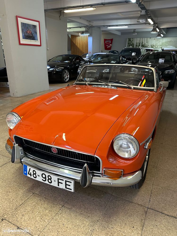 MG MGB - 24